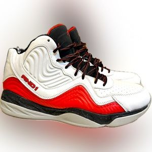 AND1  MAVERICK BASKETBALL SHOE 11.5 WHITE RED ATHLETIC SPORT CASUAL MNA141ES071